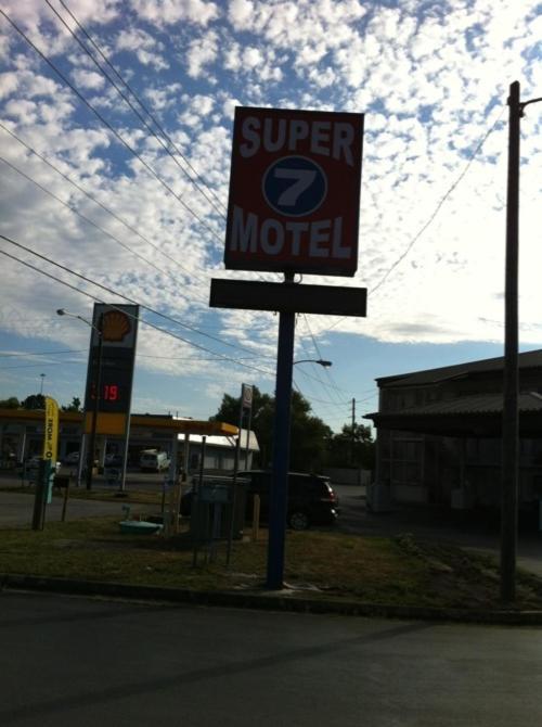 Motel 6 Richmond, Ky Eku Campus Area Exteriör bild